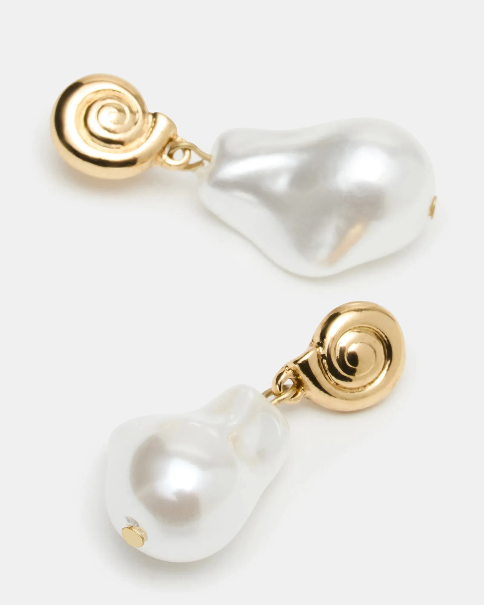 SHELL DROP EARRINGS PEARL sold by Steve Madden product image thumbnail 2