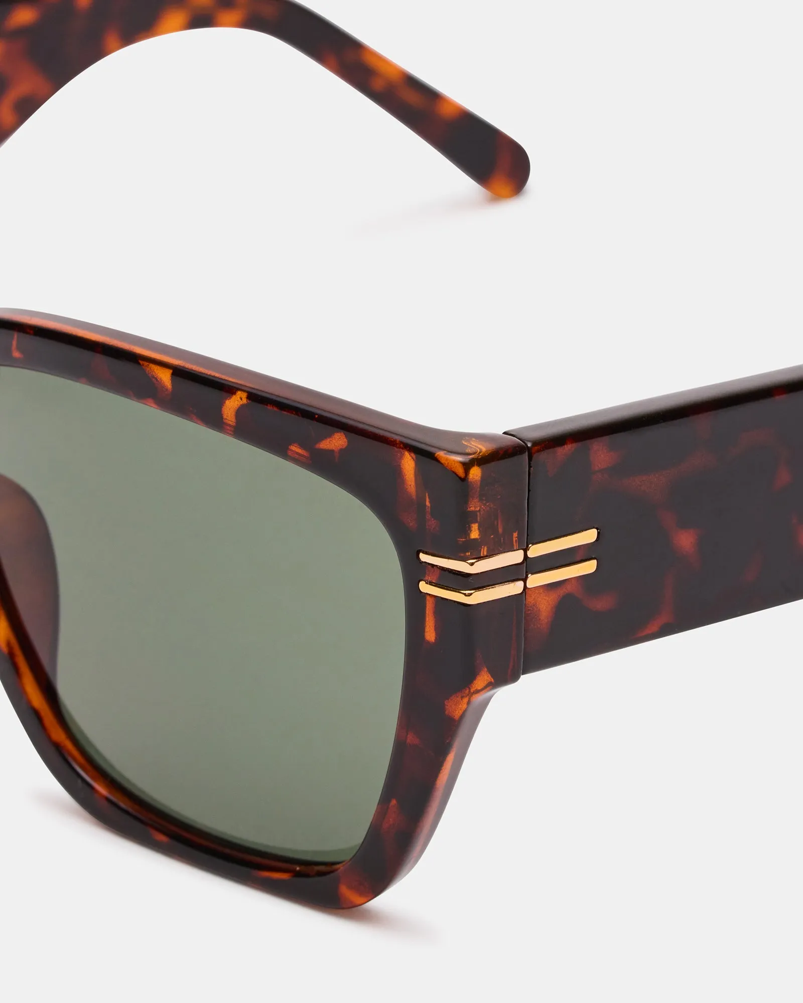 BRAISON SUNGLASSES TORTOISE sold by Steve Madden product image thumbnail 2