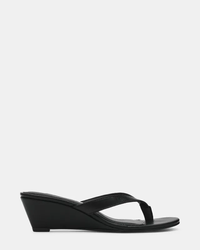 DRAZER BLACK LEATHER made by Steve Madden