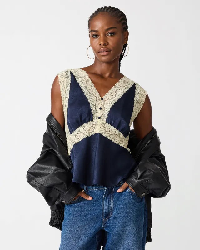 ELINOR TOP MIDNIGHT made by Steve Madden