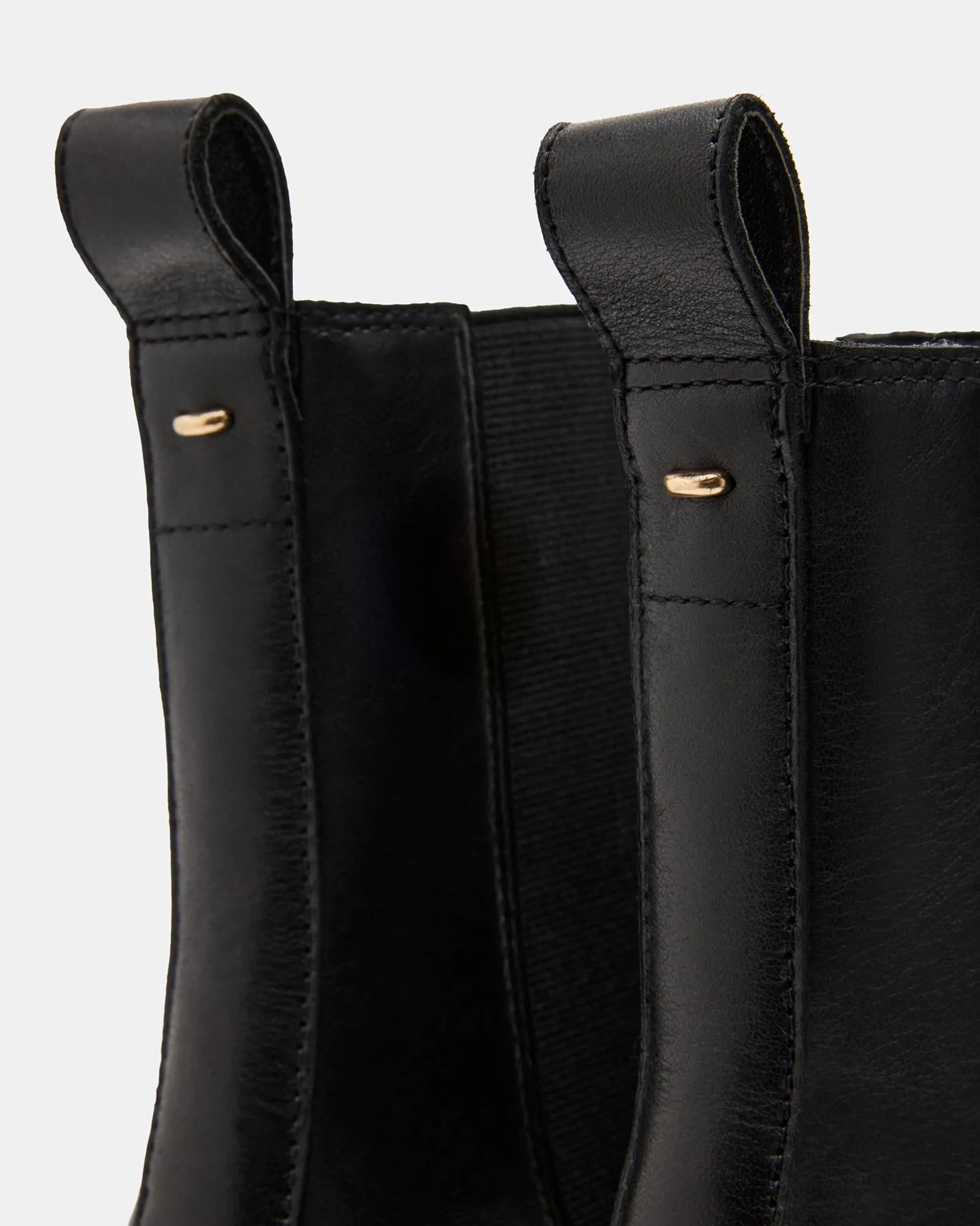 DAXEN BLACK LEATHER sold by Steve Madden product image thumbnail 3