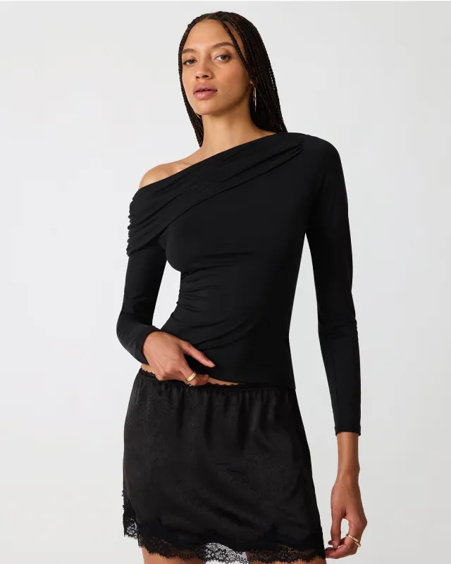 RYDER KNIT TOP BLACK made by Steve Madden