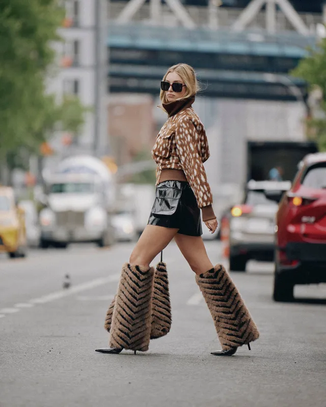 ICON BOOT & KENZI FAUX FUR BAG BUNDLE made by Steve Madden