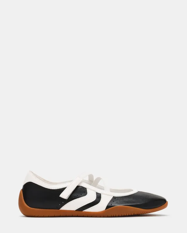 PULSE BLACK/WHITE made by Steve Madden