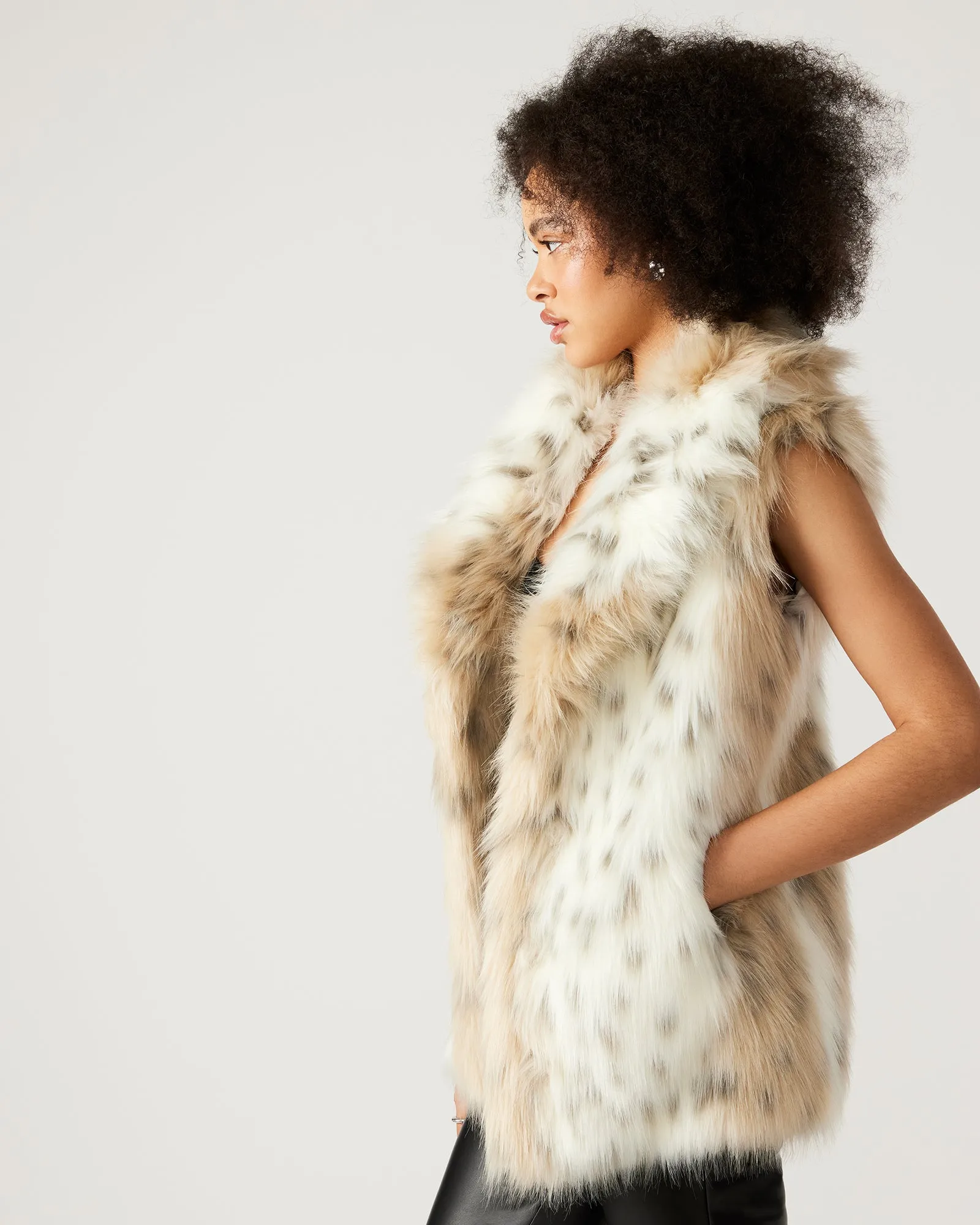 RUBICON VEST SNOW LEOPARD sold by Steve Madden product image thumbnail 2