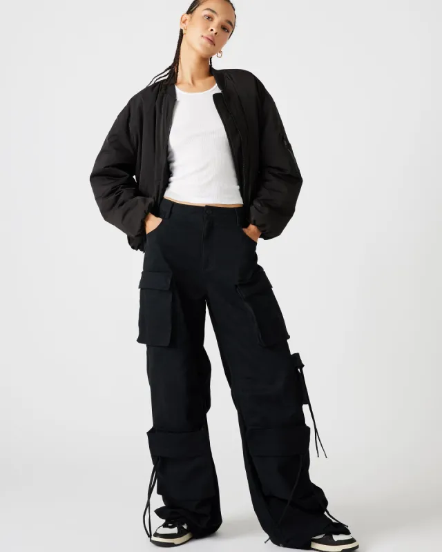 VIDA JACKET BLACK sold by Steve Madden