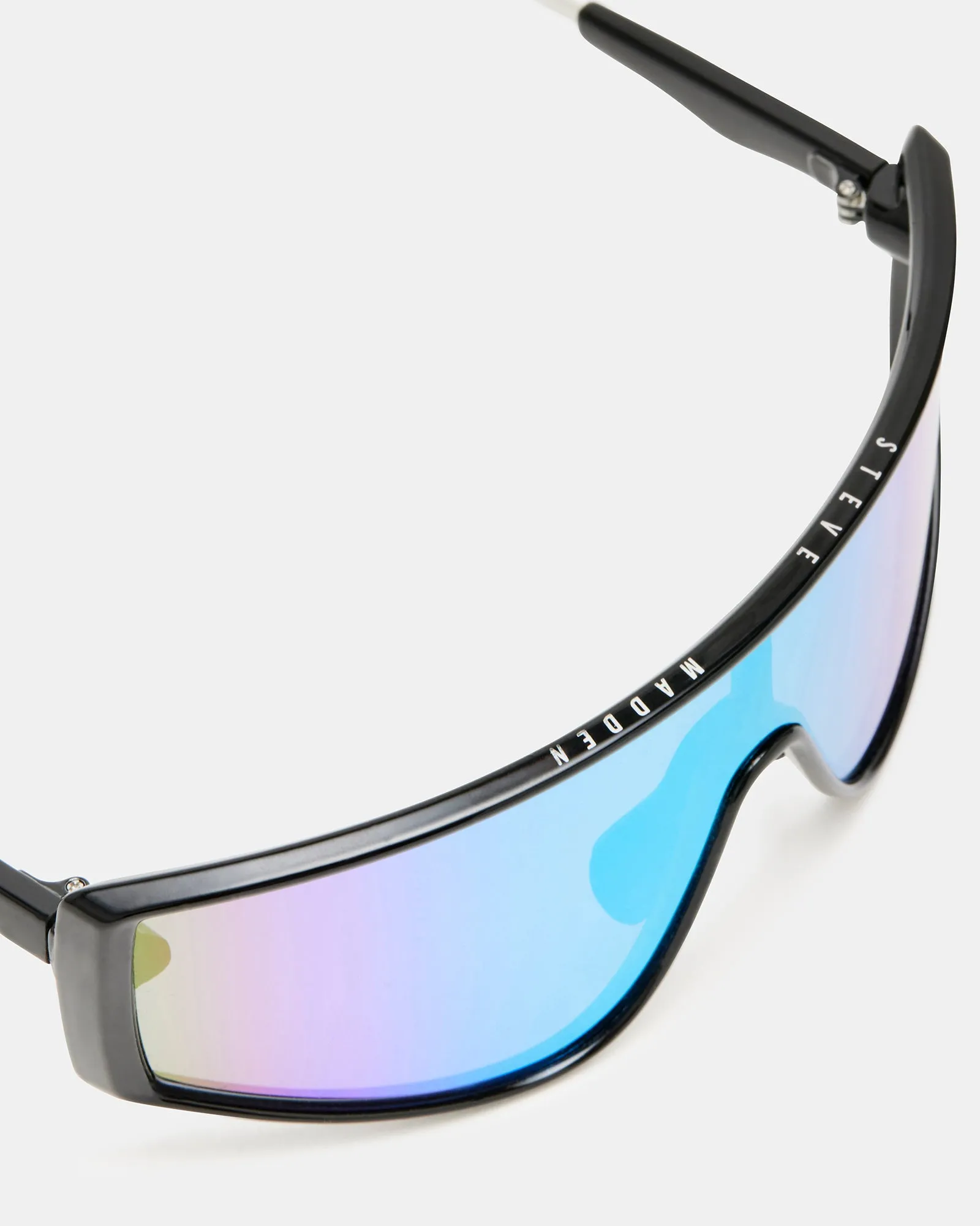 RIGGS SUNGLASSES BLACK sold by Steve Madden product image thumbnail 3