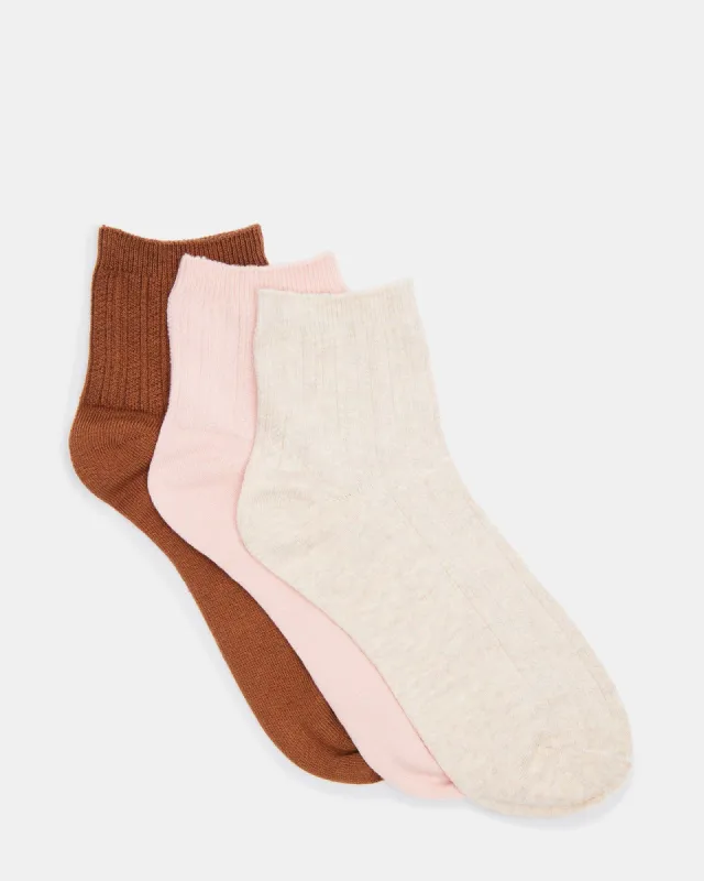 POINTELLE ANKLET SOCKS NATURAL MULTI sold by Steve Madden