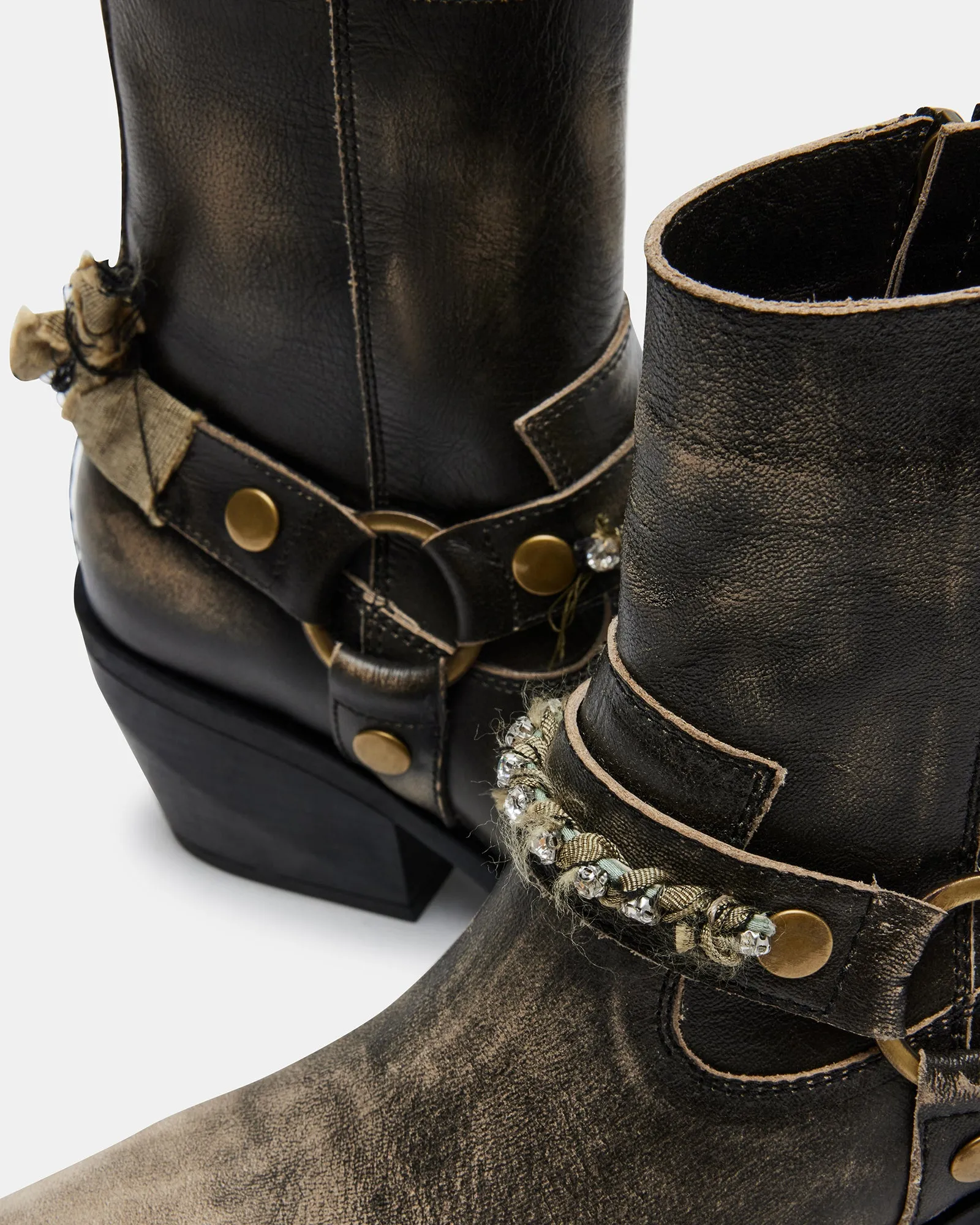 CLYDE BROWN DISTRESSED sold by Steve Madden product image thumbnail 3