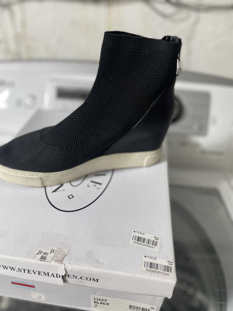 LIZZY BLACK - SM REBOOTED sold by Steve Madden product image thumbnail 2