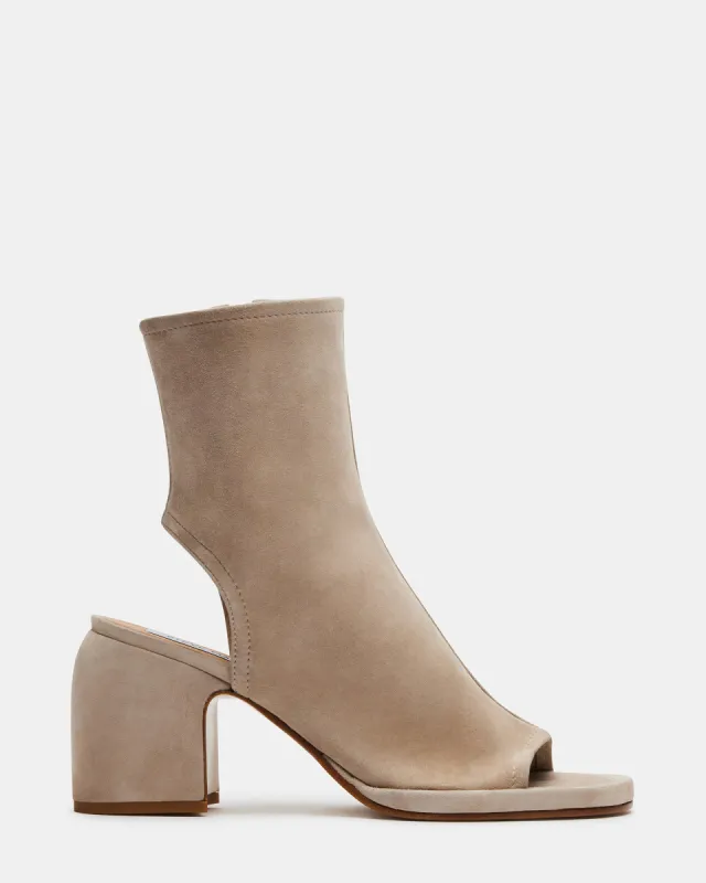 CASHEL SAND SUEDE sold by Steve Madden