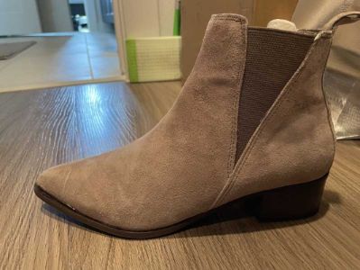 ANELLA TAUPE SUEDE - SM REBOOTED sold by Steve Madden