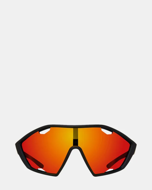 DANE SUNGLASSES BLACK made by Steve Madden