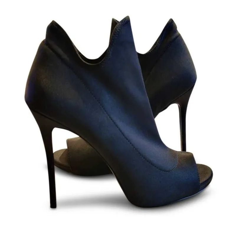 SECURE BLACK - SM REBOOTED sold by Steve Madden