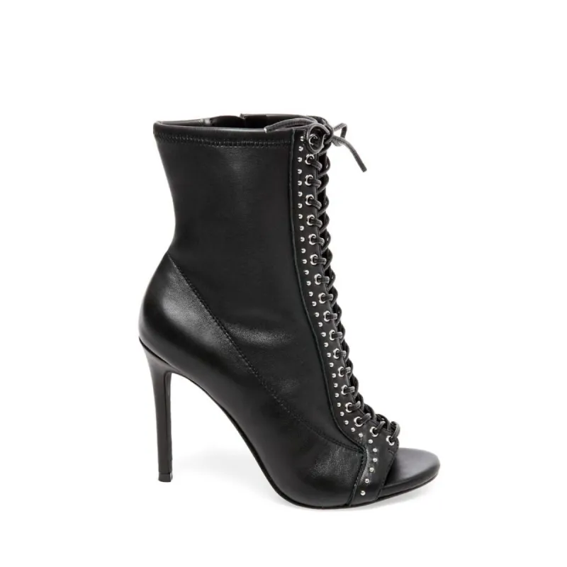 WYLDER BLACK LEATHER sold by Steve Madden