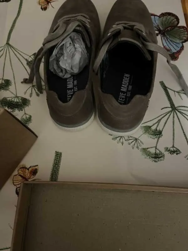 ROVER BLACK LEATHER - SM REBOOTED sold by Steve Madden