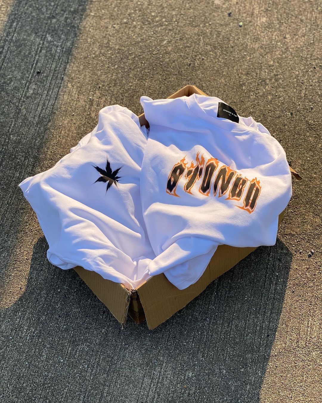 Stoned Voice : Graffiti 002 White sold by Stone & Co. product image thumbnail 3