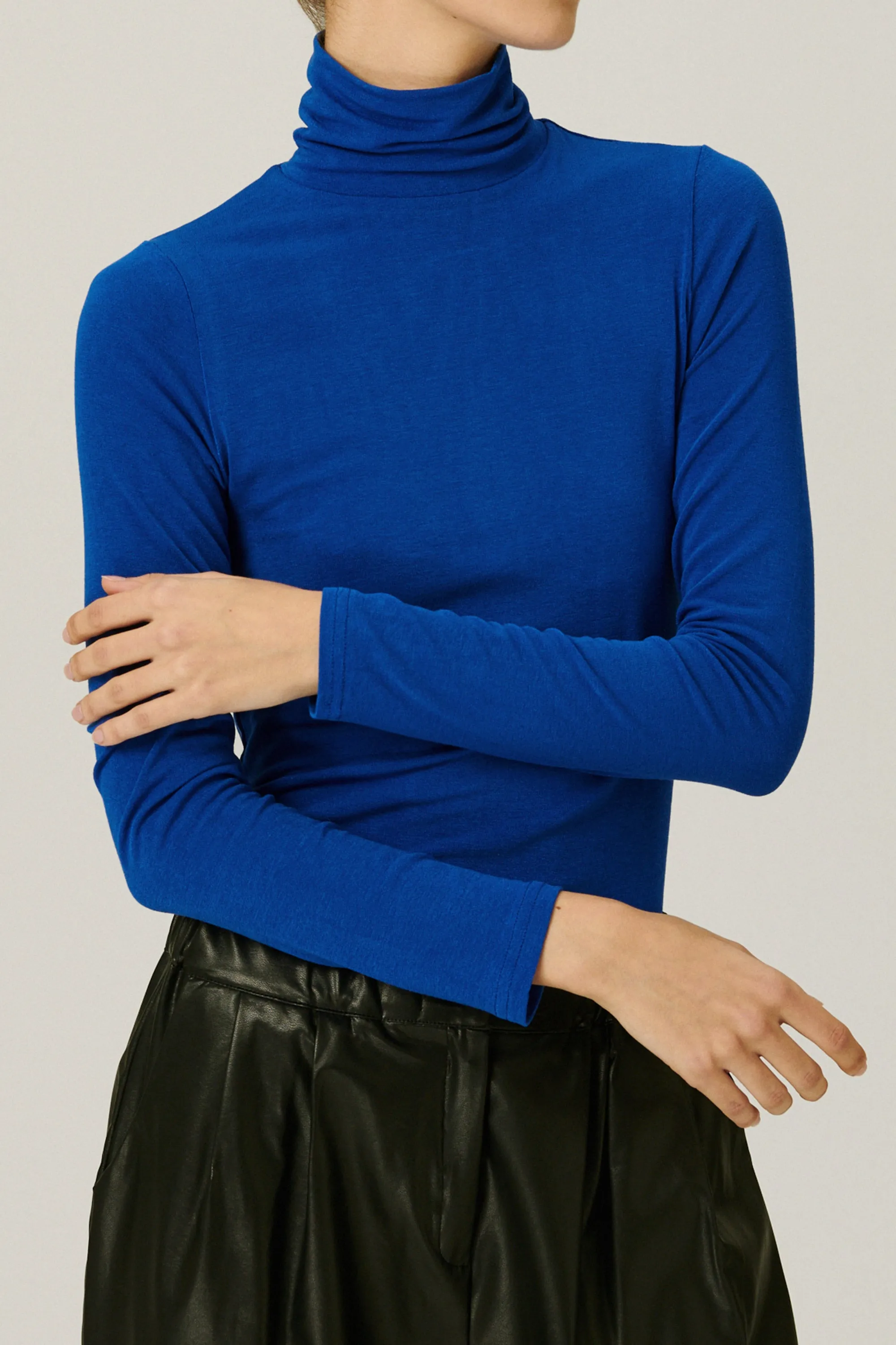 Celia Slimfit Turtle Neck Top sold by storets product image thumbnail 4