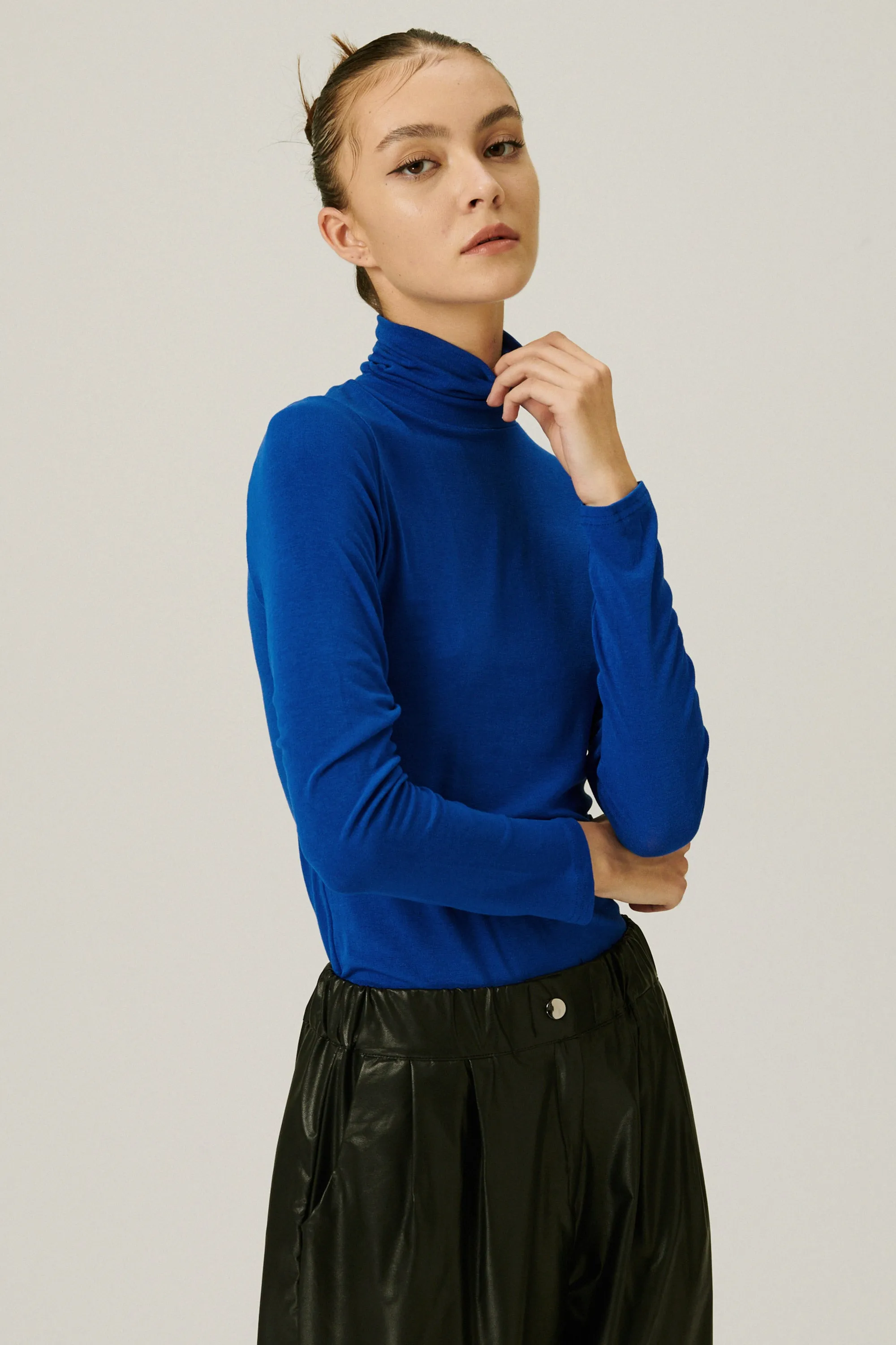 Celia Slimfit Turtle Neck Top sold by storets product image thumbnail 5