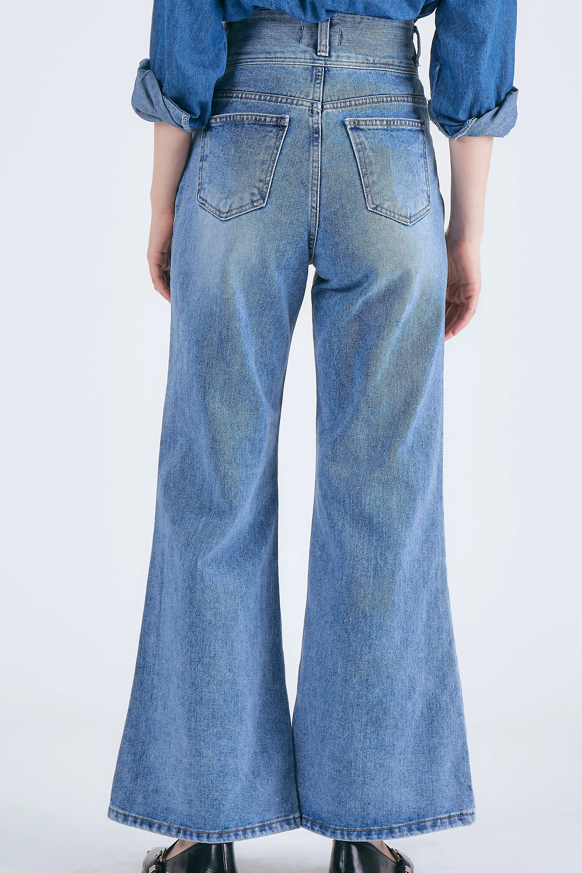 Elsie Highwaist Flared Jeans sold by storets product image thumbnail 5