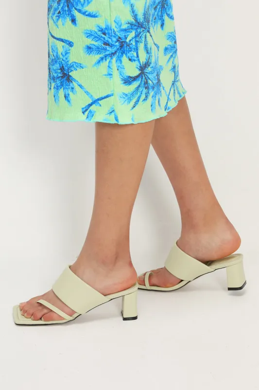 Toe Thong Mid Heeled Sandals made by storets