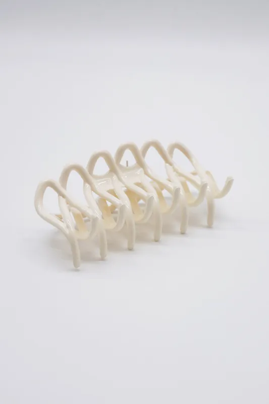 Bold Claw Clip sold by storets