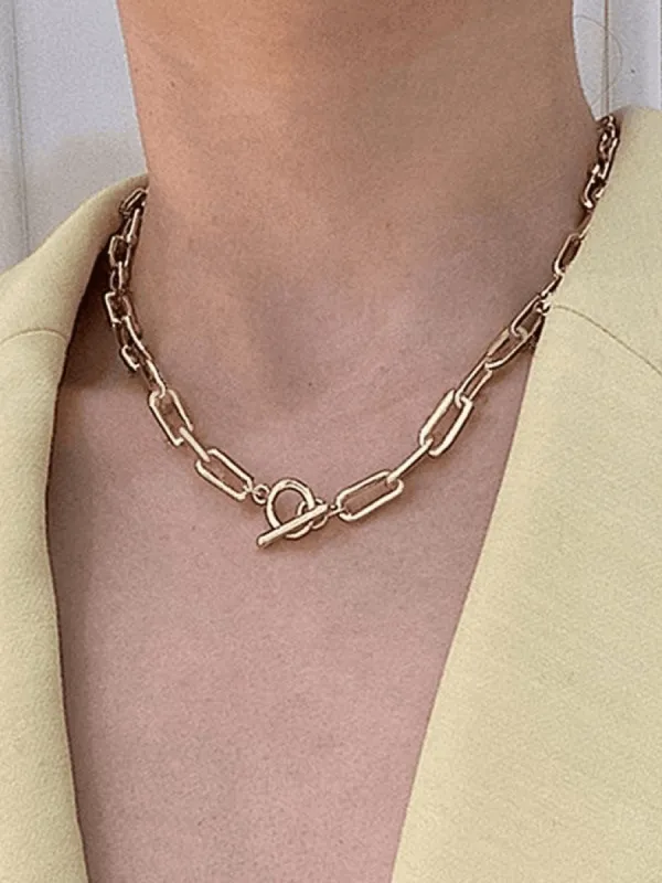 Toggle necklace with single link chain sold by Streetwear Society