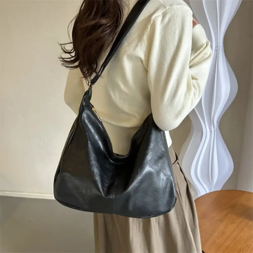 Mayla | Sac bandoulière ample sold by Streetwear Society product image thumbnail 2