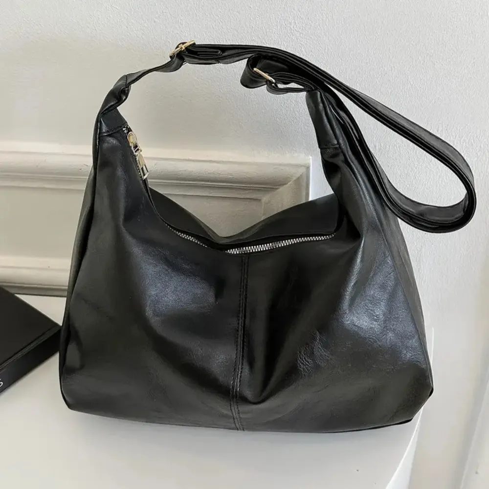 Mayla | Sac bandoulière ample sold by Streetwear Society product image thumbnail 3