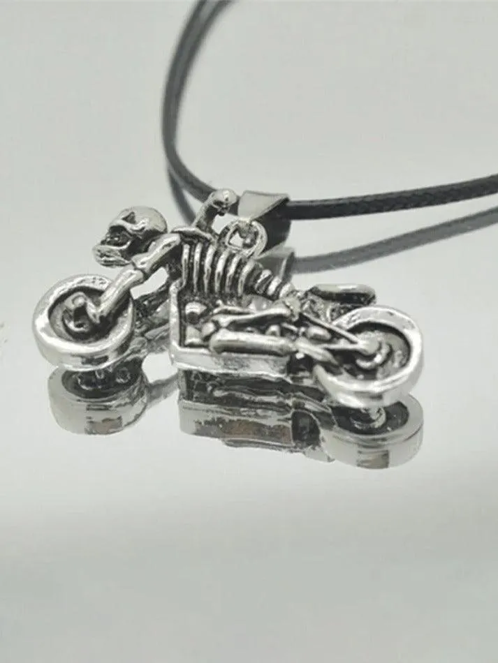 Vintage motorcycle skull necklace for men sold by Streetwear Society product image thumbnail 4