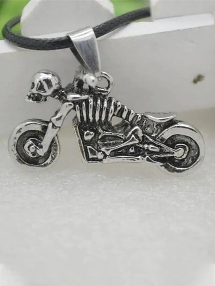 Vintage motorcycle skull necklace for men sold by Streetwear Society product image thumbnail 3