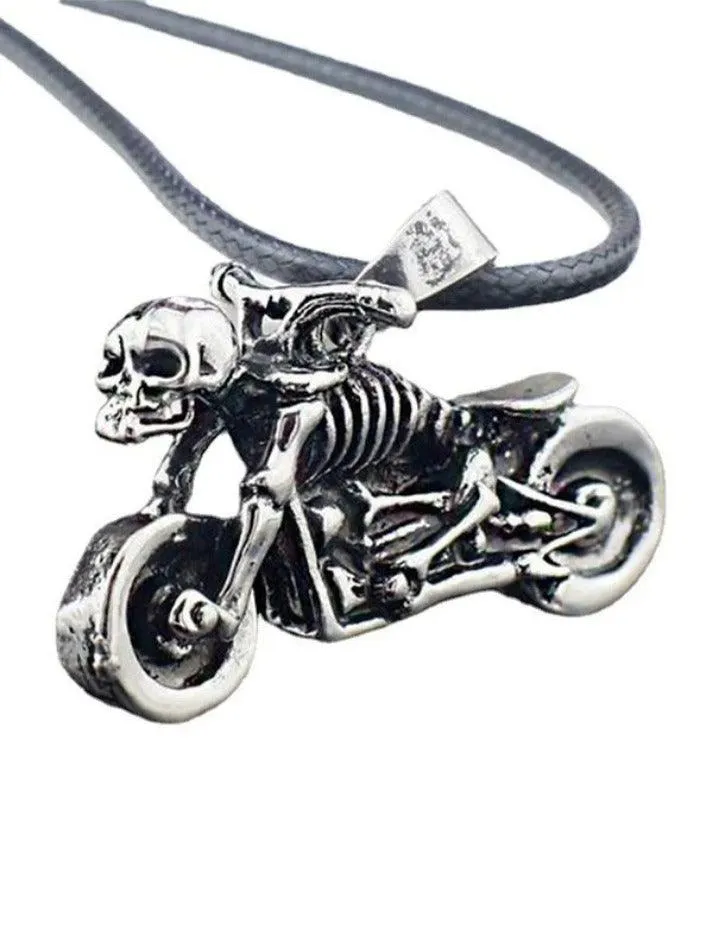Vintage motorcycle skull necklace for men sold by Streetwear Society product image thumbnail 5