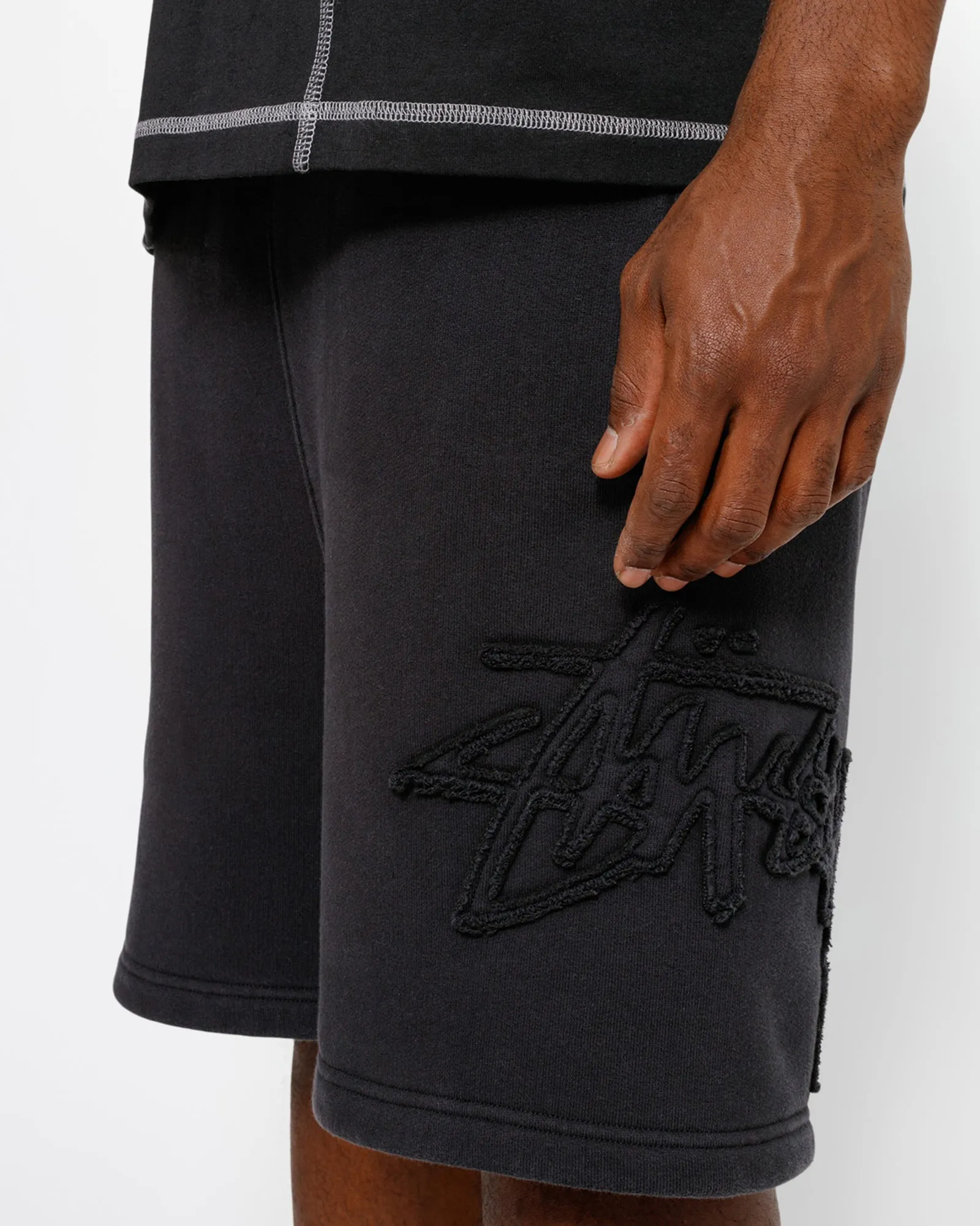 FLEECE SHORT TONAL APPLIQUE | Parallel