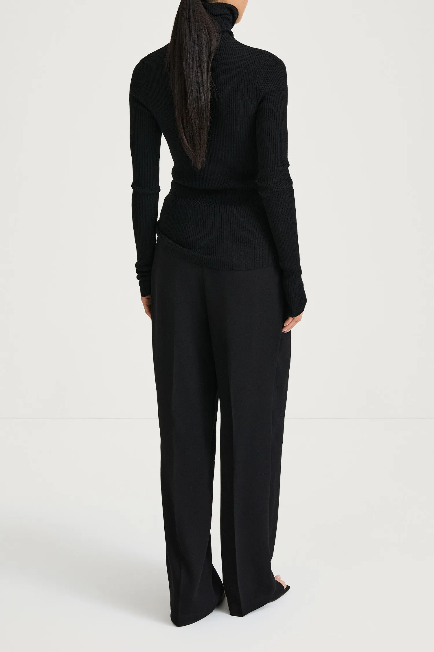 HELEA SWEATER - BLACK sold by Stylein product image thumbnail 5