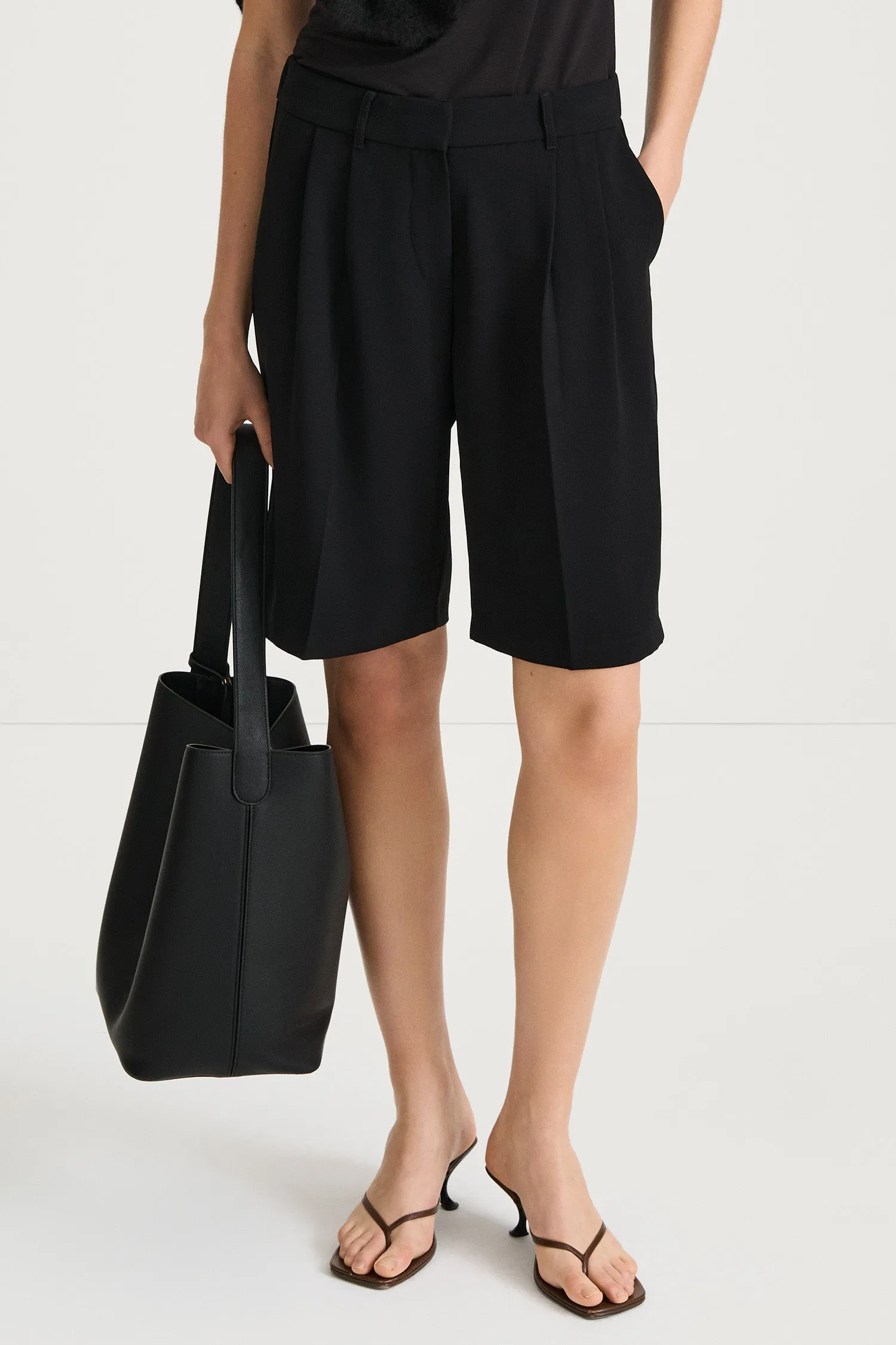 BORE SHORTS - BLACK sold by Stylein product image thumbnail 4