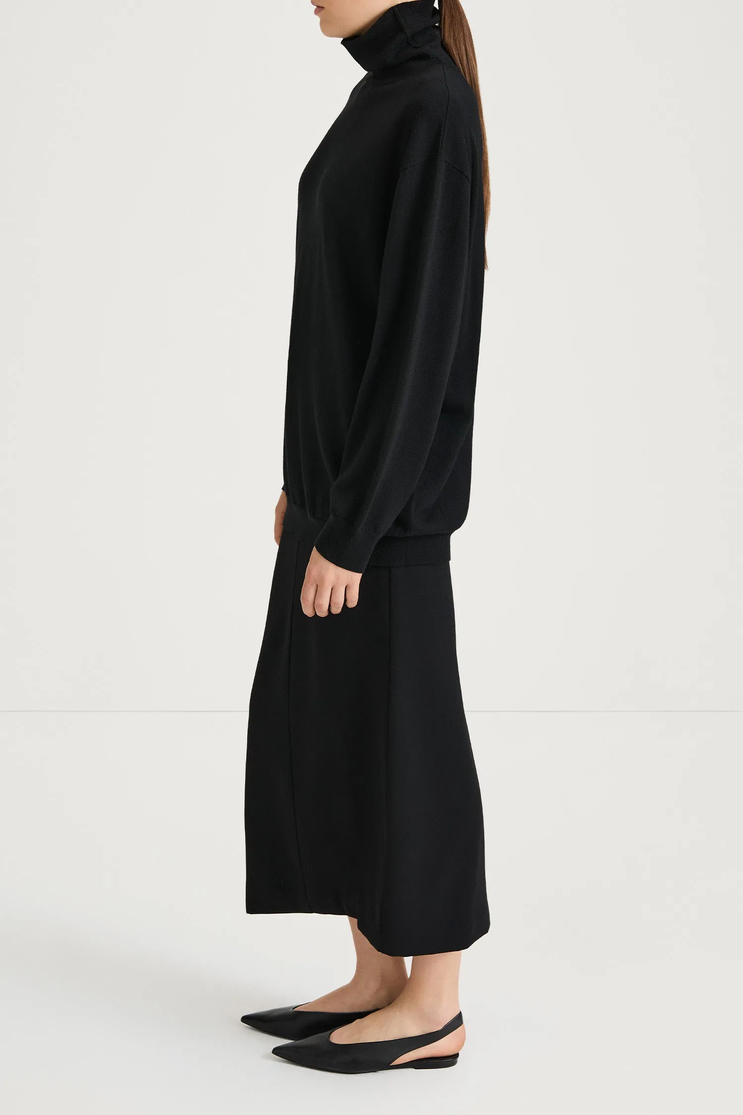HARLEEN SWEATER- BLACK sold by Stylein product image thumbnail 5