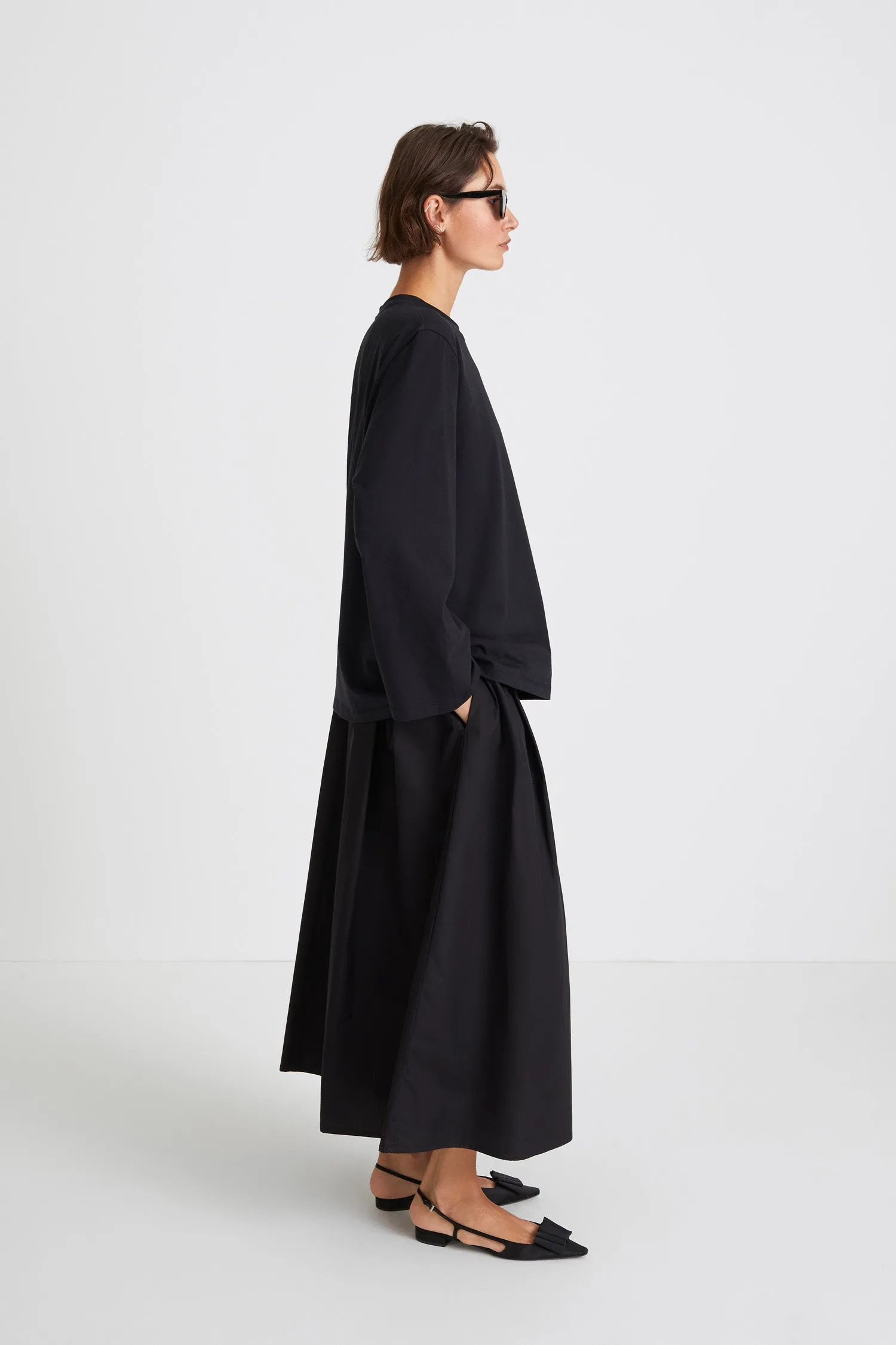 JIM LONG SLEEVE - BLACK sold by Stylein product image thumbnail 3