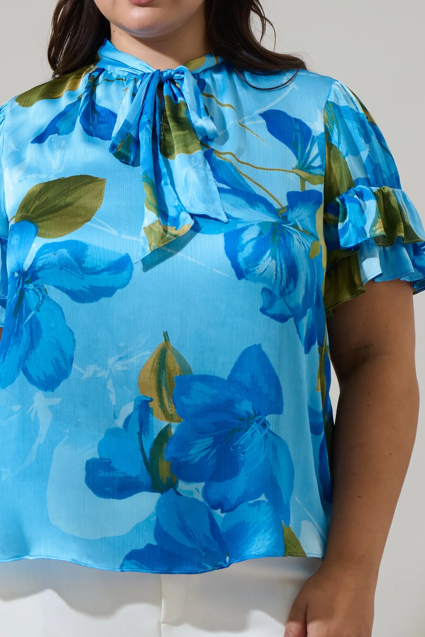 Neiva Floral Tie Neck Bianca Blouse Curve sold by Sugarlips product image thumbnail 5