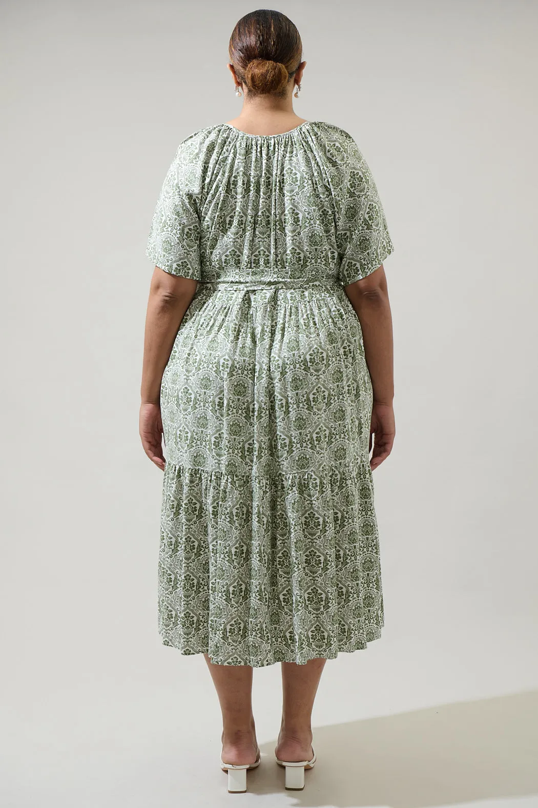 Estrada Floral Haven Tiered Midi Dress Curve sold by Sugarlips product image thumbnail 2