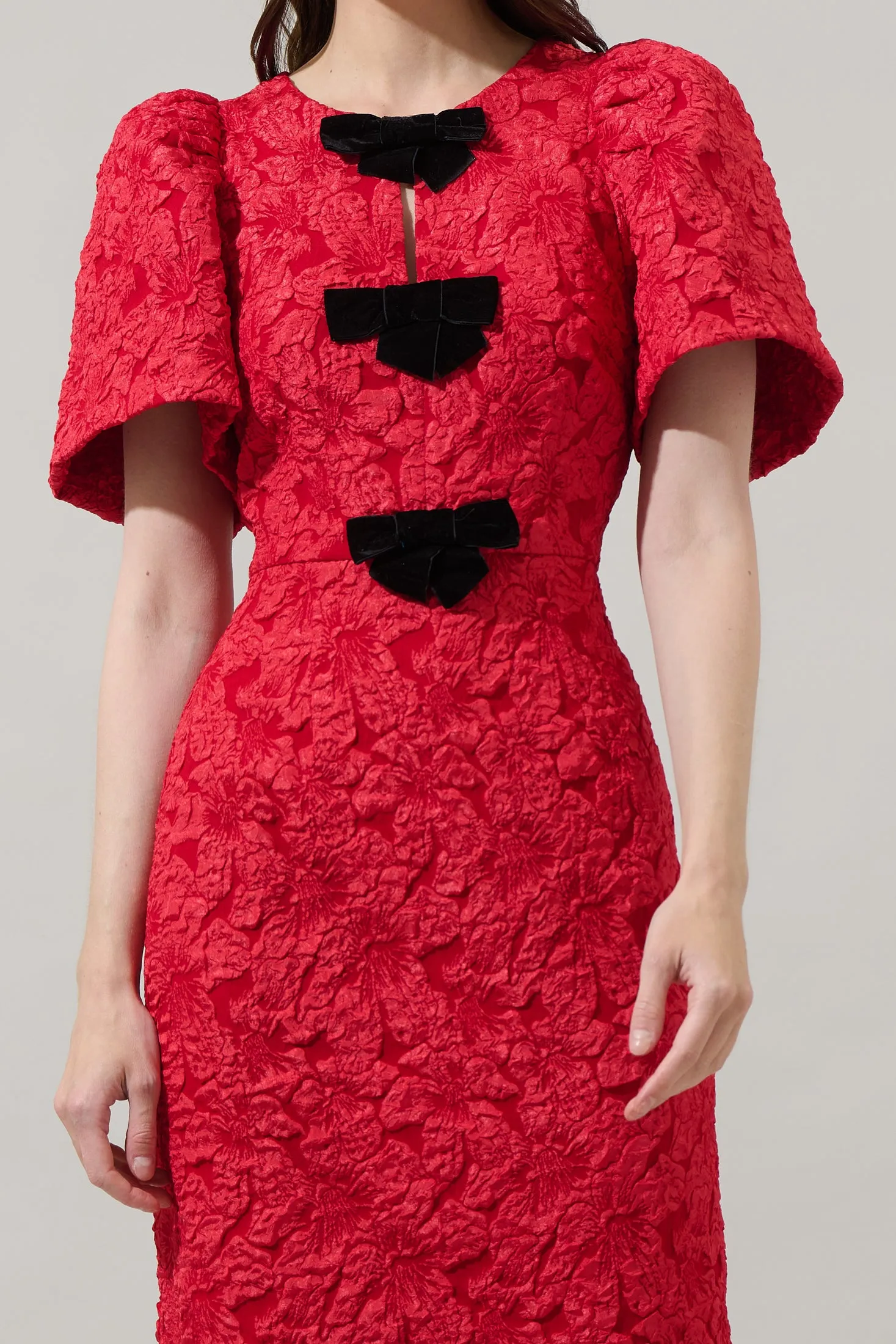 Arielle Jacquard Tania Short Sleeve Midi Dress sold by Sugarlips product image thumbnail 4