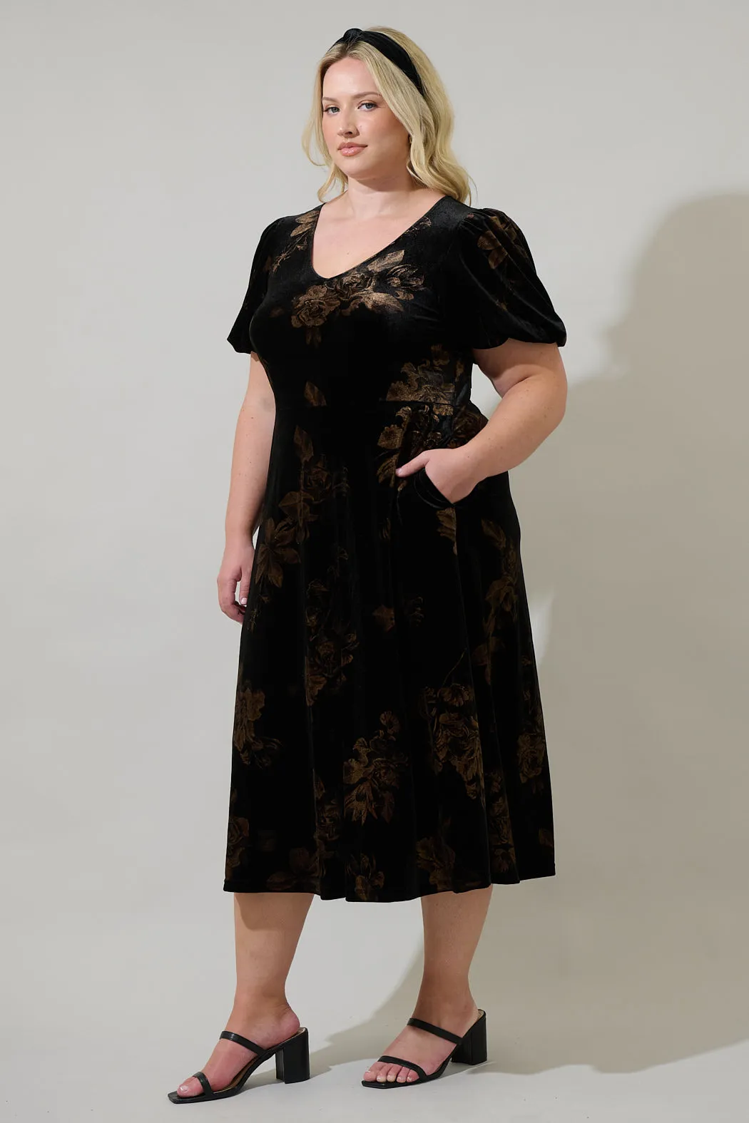Ace Floral Abrina Velvet Midi Dress Curve sold by Sugarlips product image thumbnail 3