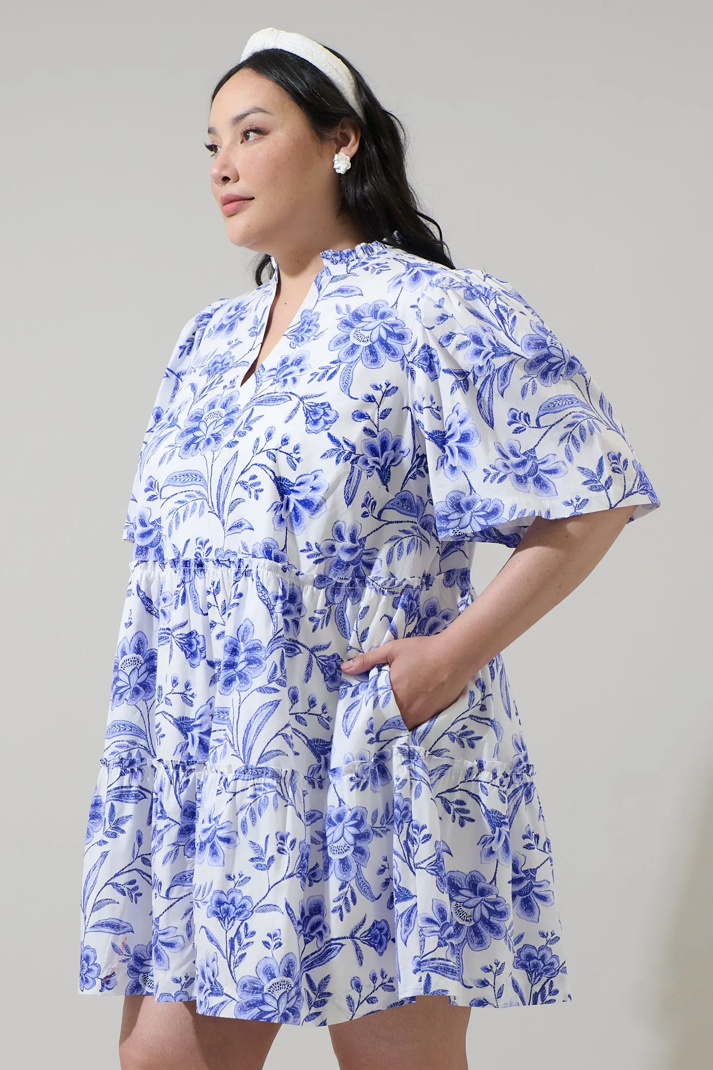 Maeve Floral Dixie Split Neck Shift Dress Curve sold by Sugarlips product image thumbnail 3