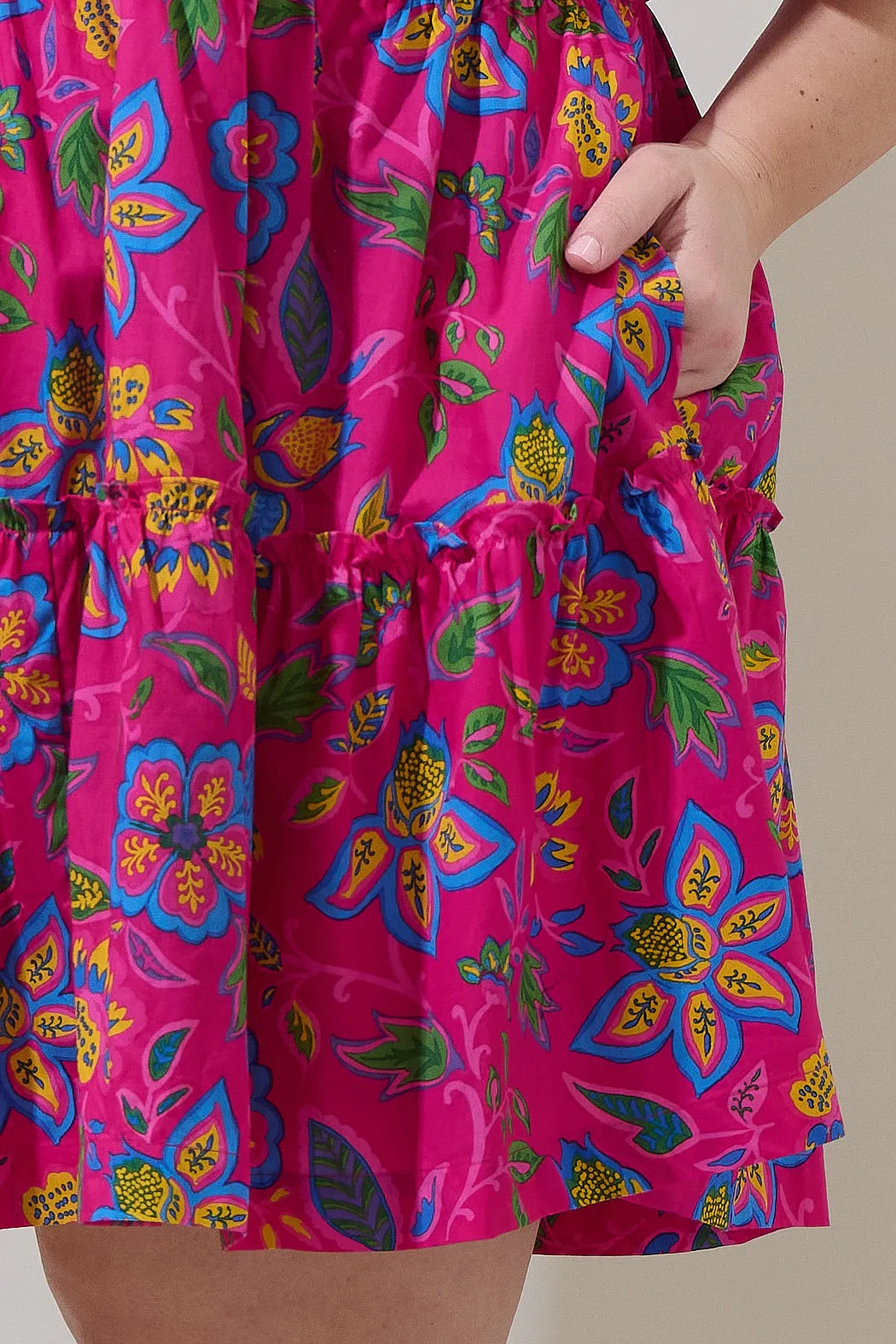 Signy Floral Dixie Split Neck Shift Dress Curve sold by Sugarlips product image thumbnail 5