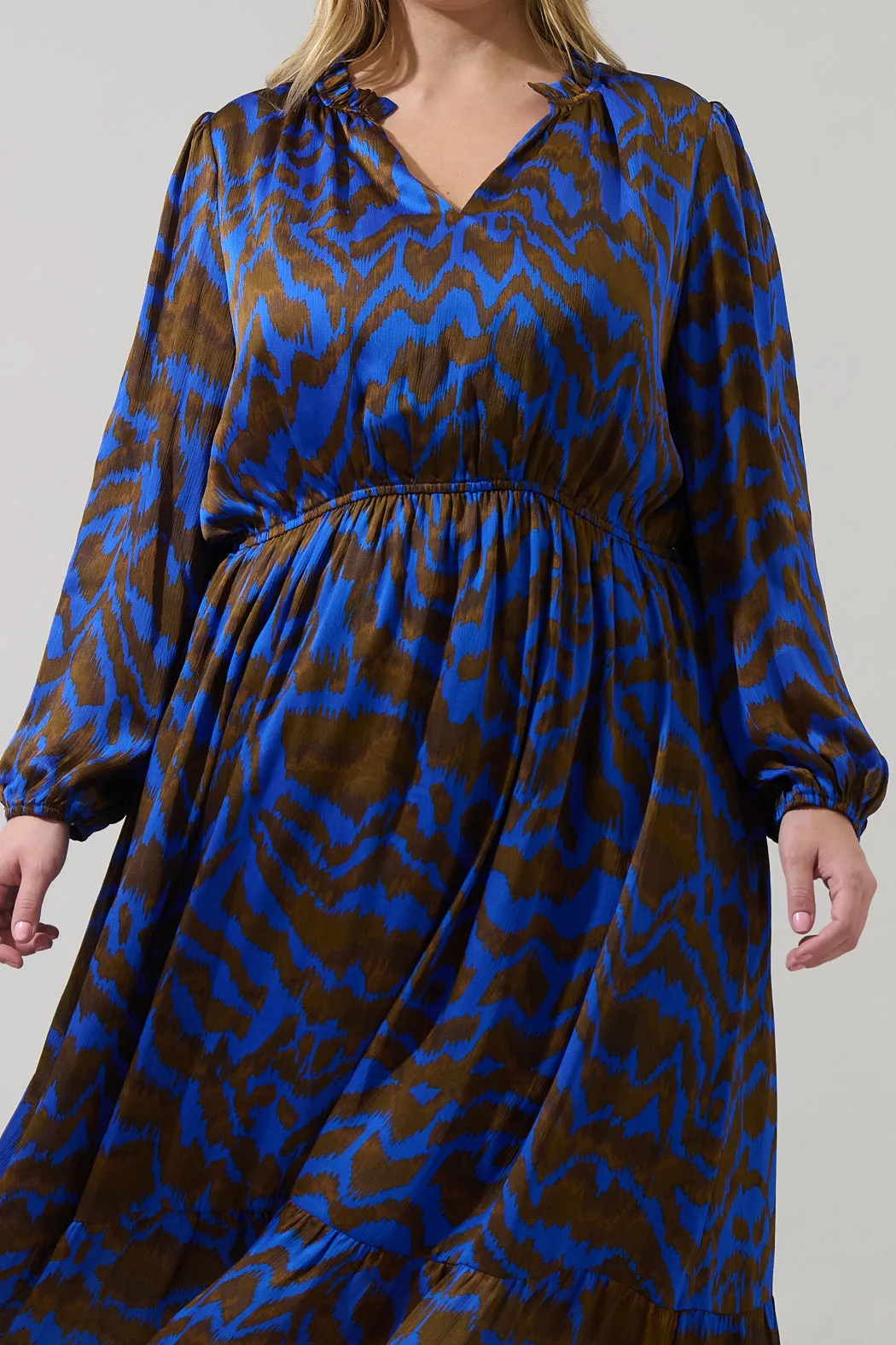 Krista Abstract Fabiola Split Neck Midi Dress Curve sold by Sugarlips product image thumbnail 4