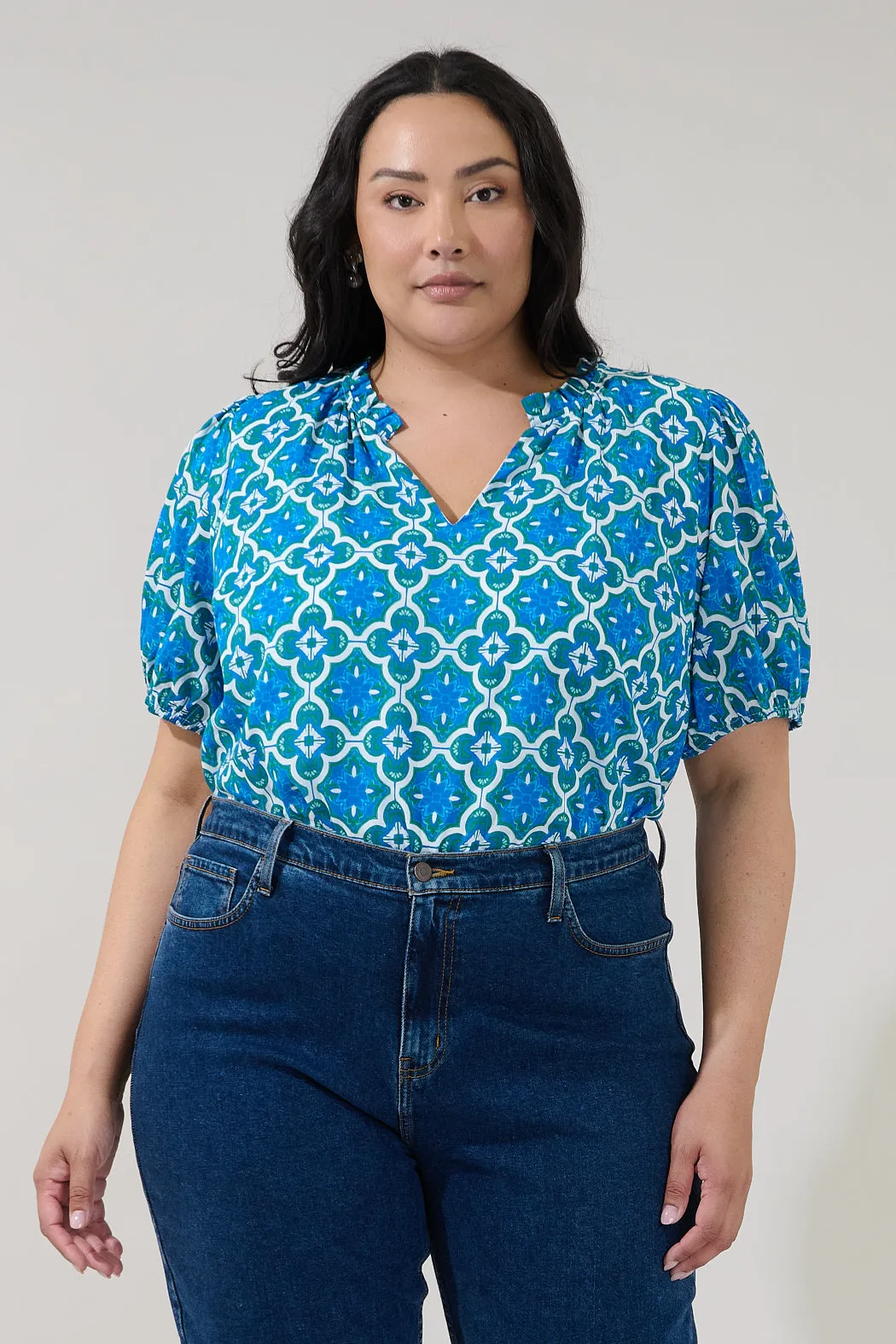Leonor Short Sleeve Top Tile Curve sold by Sugarlips