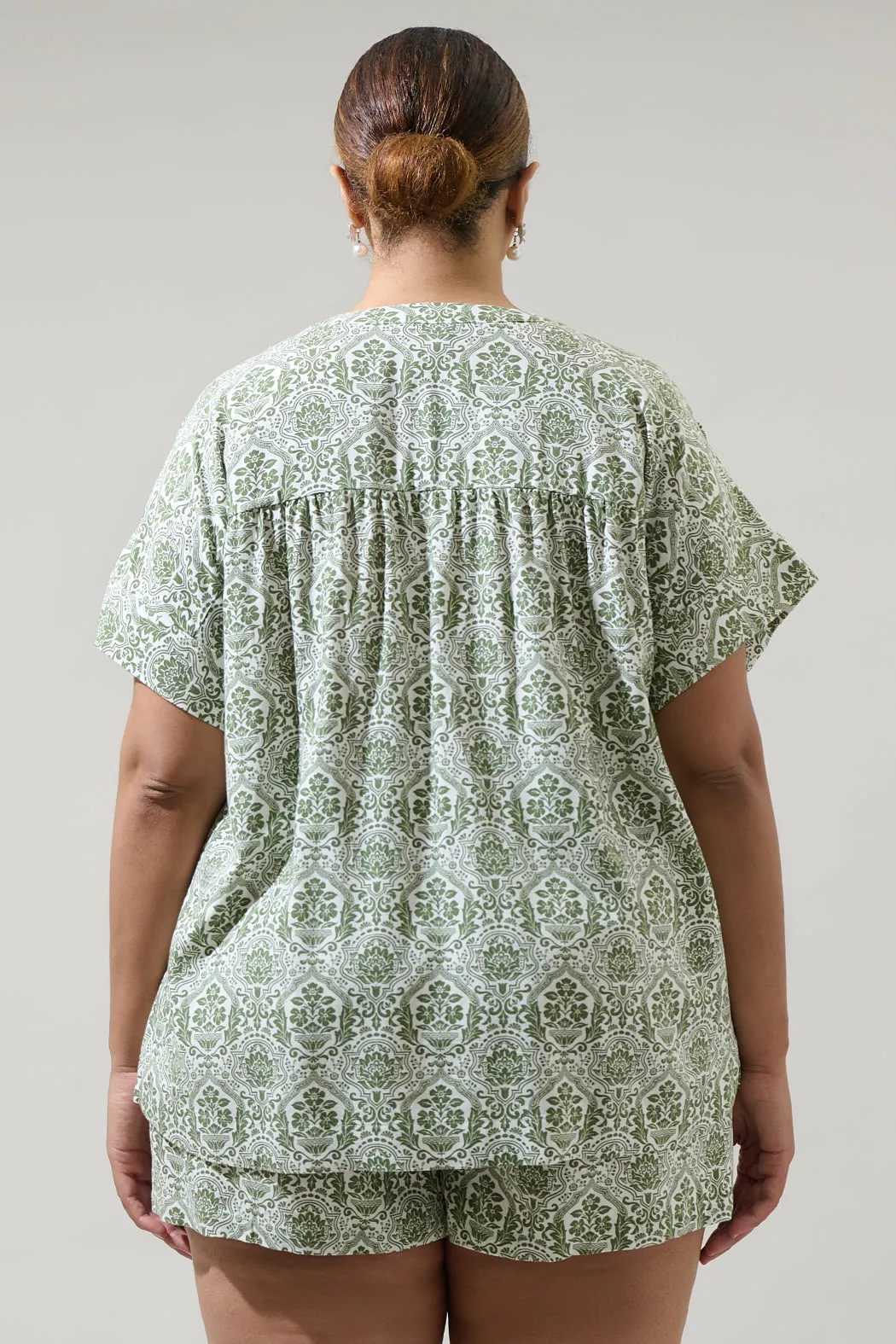 Estrada Floral Miah Split Neck Blouse Curve sold by Sugarlips product image thumbnail 2