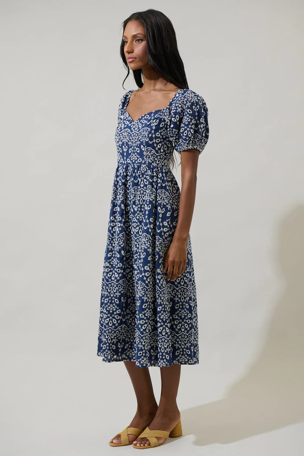 Viridiana Floral Eyelet Alessi Puff Sleeve Midi Dres sold by Sugarlips product image thumbnail 4