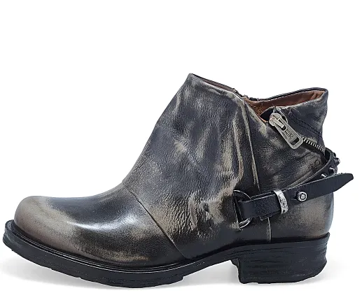 Steve Ice + Ice + Nero Distressed Ice sold by Sunbeam product image thumbnail 2