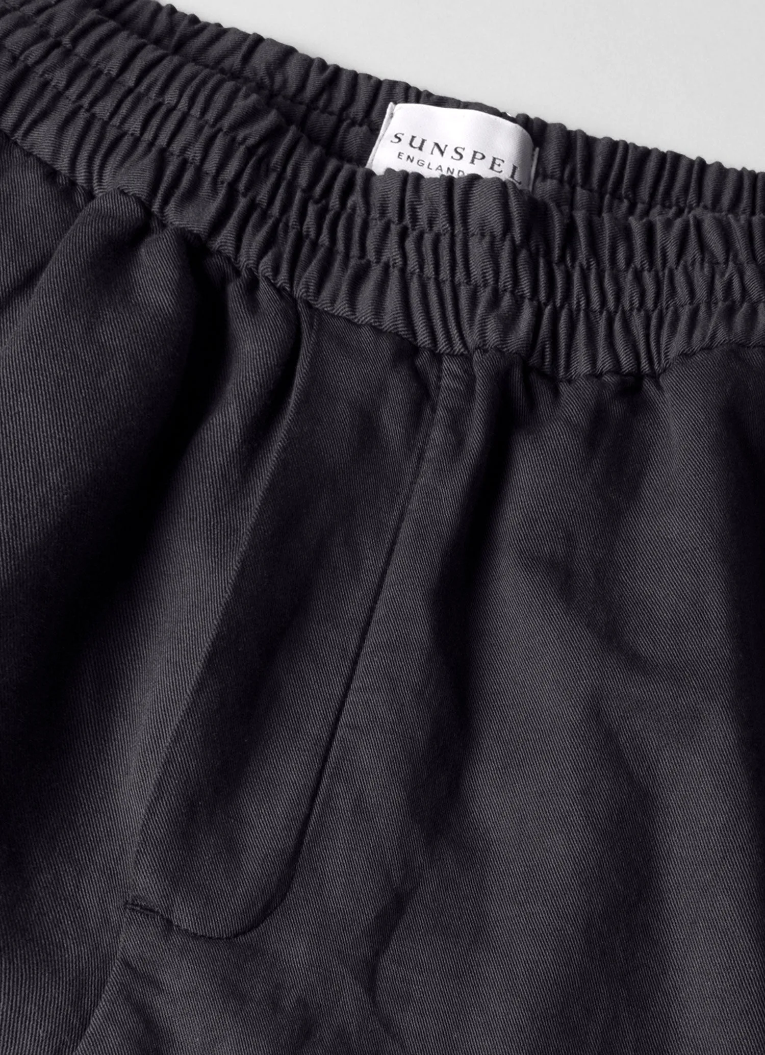 Men's Cotton Linen Drawstring Trouser in Charcoal sold by Sunspel product image thumbnail 4