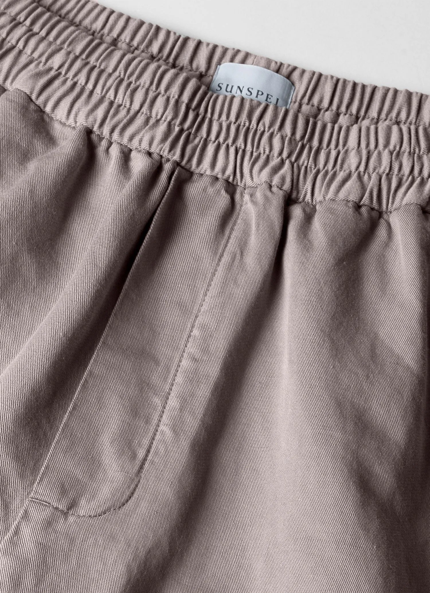 Men's Cotton Linen Drawstring Shorts in Pewter sold by Sunspel product image thumbnail 4
